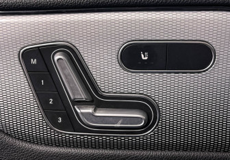 Подержанный автомобиль Mercedes-Benz GLB 2021 года (14 фото)