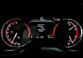 Подержанный автомобиль Toyota RAV4 2020 года (13 фото)