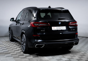 Подержанный автомобиль BMW X5 2019 года (7 фото)