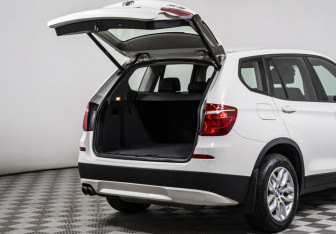 Подержанный автомобиль BMW X3 2013 года (17 фото)