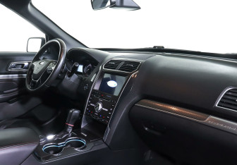 Подержанный автомобиль Ford Explorer 2016 года (7 фото)