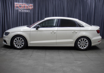 Подержанный автомобиль Audi A3 Sedan 2013 года (8 фото)