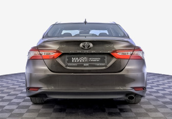 Подержанный автомобиль Toyota Camry Sedan 2019 года (6 фото)