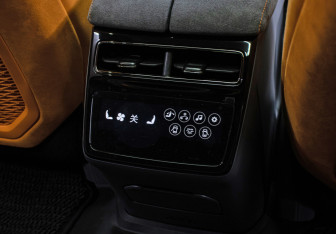 Подержанный автомобиль Zeekr 001 2023 года (22 фото)