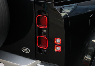 Подержанный автомобиль Land Rover Defender Suv 2020 года (30 фото)