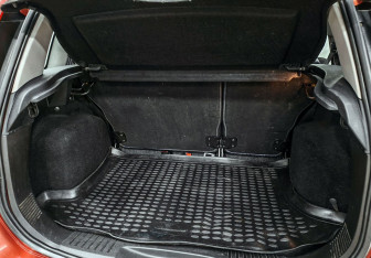 Подержанный автомобиль Ford Fusion 2008 года (13 фото)