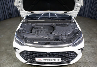 Подержанный автомобиль BAIC U5 Plus 2023 года (9 фото)