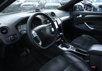 Подержанный автомобиль Ford Mondeo Sedan 2008 года (13 фото)