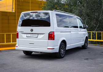 Подержанный автомобиль Volkswagen Caravelle 2018 года (4 фото)
