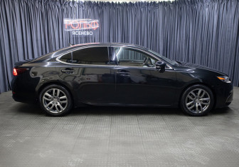 Подержанный автомобиль Lexus ES 2018 года (4 фото)