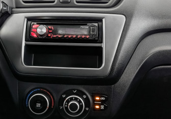 Подержанный автомобиль Kia Rio Hatchback 2014 года (17 фото)