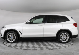 Подержанный автомобиль BMW X3 2019 года (5 фото)
