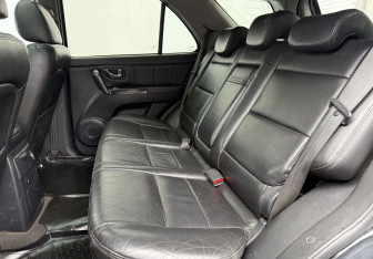Подержанный автомобиль Kia Sorento 2007 года (11 фото)