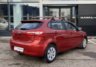 Подержанный автомобиль Kia Rio Hatchback 2015 года (5 фото)