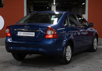 Подержанный автомобиль Ford Focus Sedan 2008 года (5 фото)