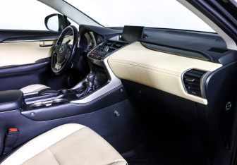 Подержанный автомобиль Lexus NX 2017 года (11 фото)