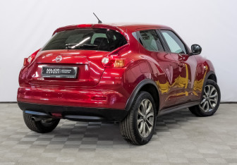Подержанный автомобиль Nissan Juke 2014 года (5 фото)