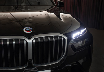 Подержанный автомобиль BMW X7 2023 года (29 фото)