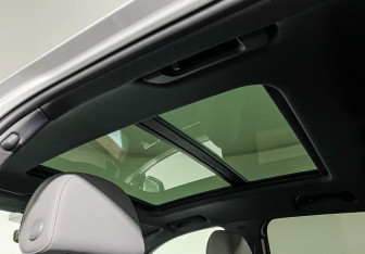 Подержанный автомобиль Audi Q3 2019 года (17 фото)