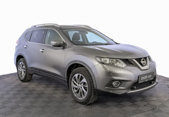 Подержанный автомобиль Nissan X-Trail 2015 года (3 фото)