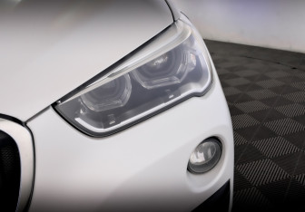 Подержанный автомобиль BMW X1 2017 года (17 фото)