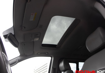 Подержанный автомобиль Hyundai Grand Starex 2014 года (19 фото)