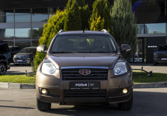 Подержанный автомобиль Geely Emgrand X7 2015 года (2 фото)