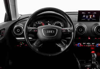 Подержанный автомобиль Audi A3 Hatchback 2013 года (11 фото)