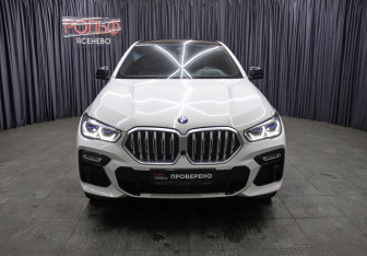 Подержанный автомобиль BMW X6 2020 года (2 фото)
