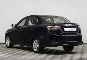 Подержанный автомобиль FAW Oley Sedan 2014 года (7 фото)