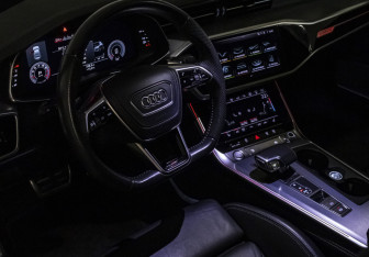 Подержанный автомобиль Audi A6 Sedan 2018 года (14 фото)