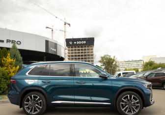 Подержанный автомобиль Geely Monjaro 2023 года (3 фото)