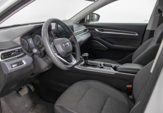 Подержанный автомобиль Geely Emgrand 2024 года (10 фото)