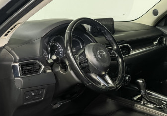 Подержанный автомобиль Mazda CX-5 2018 года (13 фото)