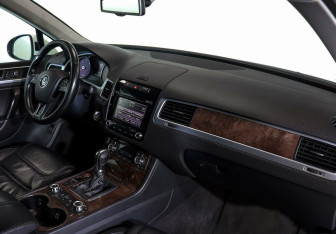 Подержанный автомобиль Volkswagen Touareg 2012 года (5 фото)