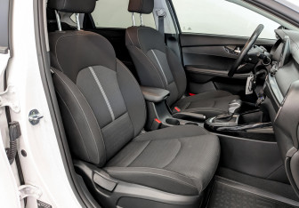 Подержанный автомобиль Kia Cerato Sedan 2021 года (23 фото)