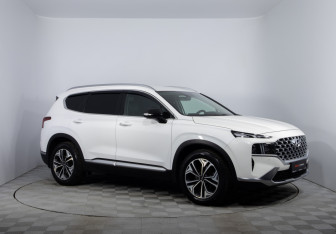 Подержанный автомобиль Hyundai Santa Fe 2021 года (3 фото)