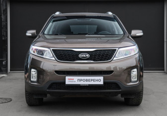 Подержанный автомобиль Kia Sorento 2013 года (2 фото)