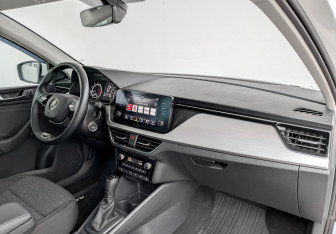 Подержанный автомобиль Skoda Rapid Liftback 2022 года (11 фото)