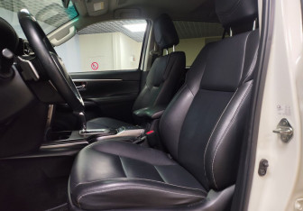 Подержанный автомобиль Toyota Fortuner 2020 года (9 фото)