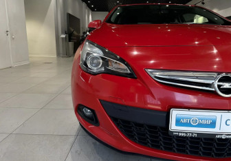 Подержанный автомобиль Opel Astra Hatchback 2012 года (9 фото)