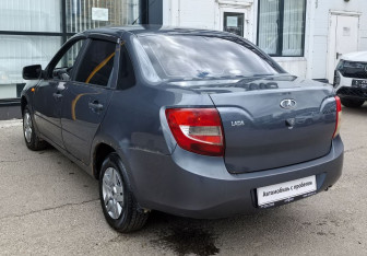 Подержанный автомобиль LADA (ВАЗ) Granta Sedan 2015 года (7 фото)