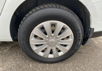 Подержанный автомобиль Renault Fluence 2013 года (12 фото)