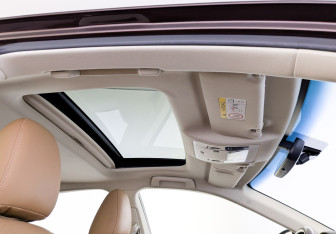 Подержанный автомобиль Lexus ES 2015 года (24 фото)