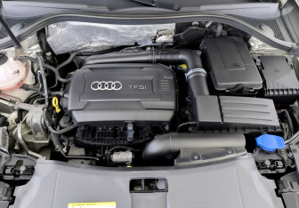 Подержанный автомобиль Audi Q3 2015 года (9 фото)