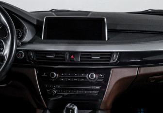 Подержанный автомобиль BMW X5 2016 года (13 фото)