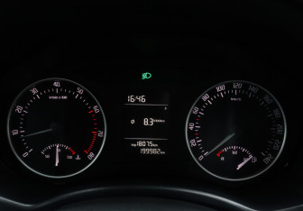 Подержанный автомобиль Skoda Octavia Liftback 2011 года (9 фото)