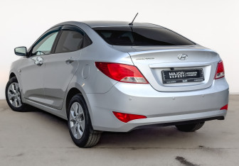 Подержанный автомобиль Hyundai Solaris Sedan 2016 года (7 фото)