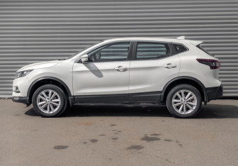 Подержанный автомобиль Nissan Qashqai 2020 года (8 фото)