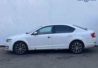 Подержанный автомобиль Skoda Octavia Liftback 2013 года (8 фото)